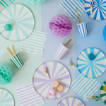 8 Piattini con Strisce Celesti e Bianche