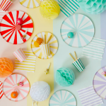 8 Piatti con Strisce Bianche e Verde Menta