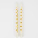 2 Candele Bianche e Spirale Oro