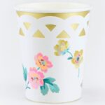 8 Bicchieri Bianchi con Fiori e Intreccio